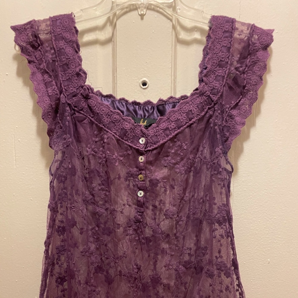 Used purple lace shirt size M